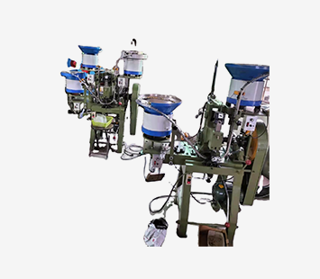 Metal buckle assembling machine